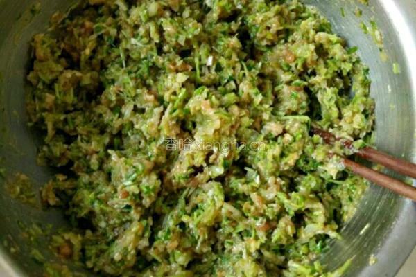芽苗菜白菜肉馅的做法图解4