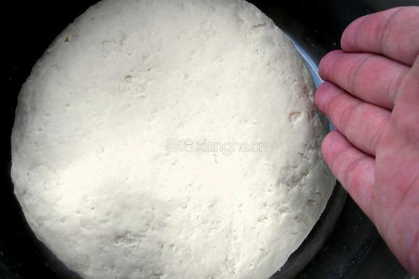 包菜肉丁包的做法图解3