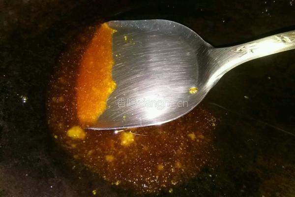 卤肘子的做法图解5