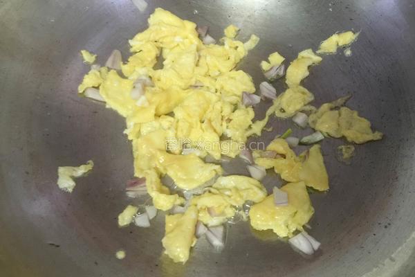 虾仁五彩炒饭的做法图解7