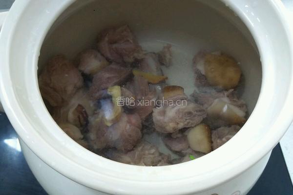 家常当归羊肉滋补汤的做法图解5