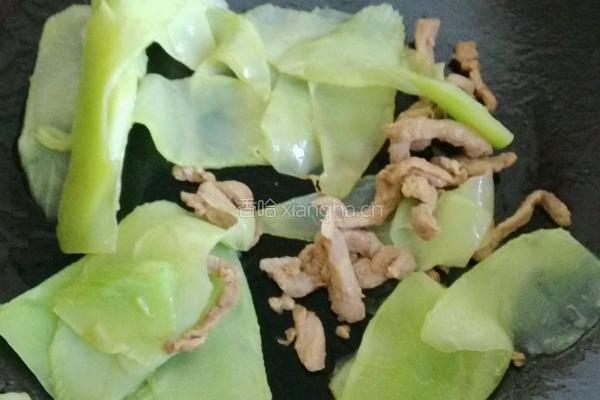 蝉衣莴笋肉丝的做法图解7