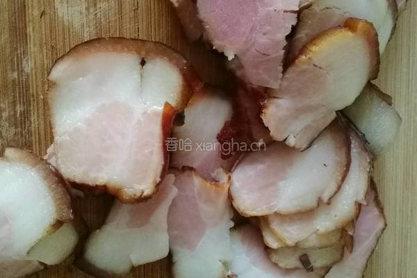 萝卜干炒腊肉的做法图解2
