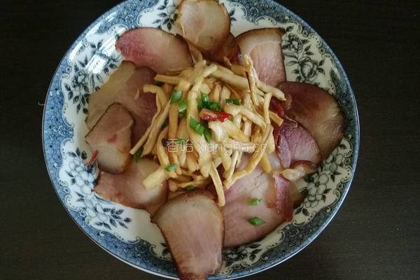 萝卜干炒腊肉的做法图解5