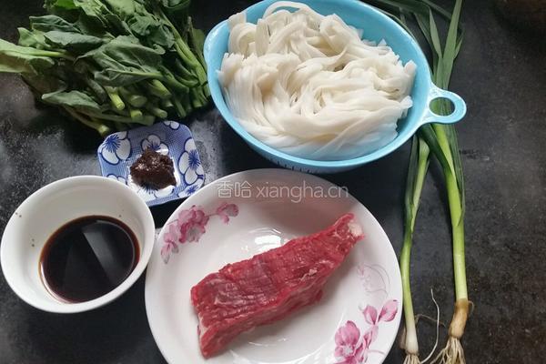 湿炒牛河的做法图解1