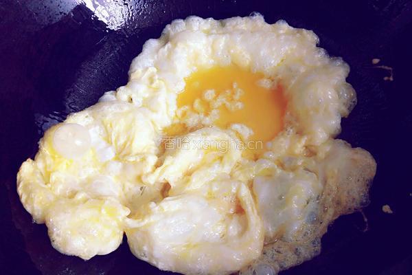 辣椒炒鸡蛋的做法图解3