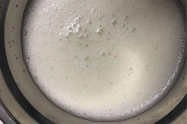 戚风蛋糕的做法图解6