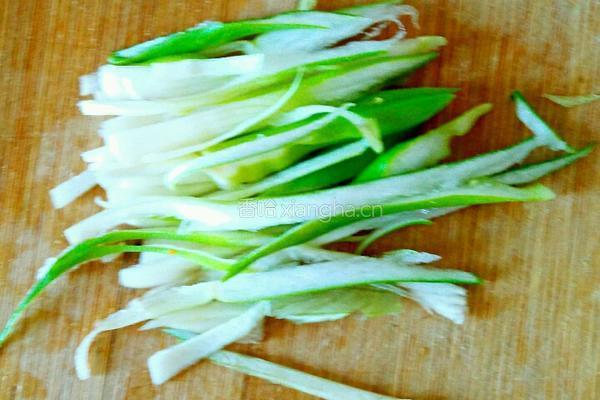 凉拌黄豆芽的做法图解2