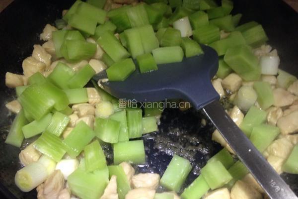 青笋鸡肉丁的做法图解5