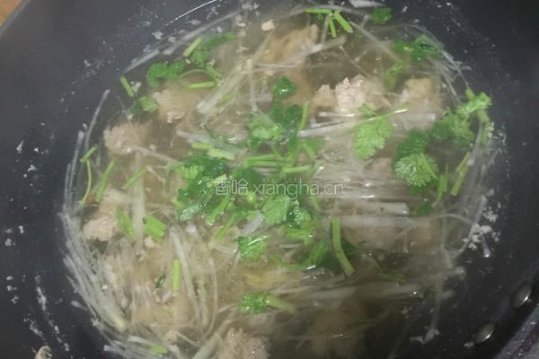 牛肉丸子萝卜汤的做法图解4