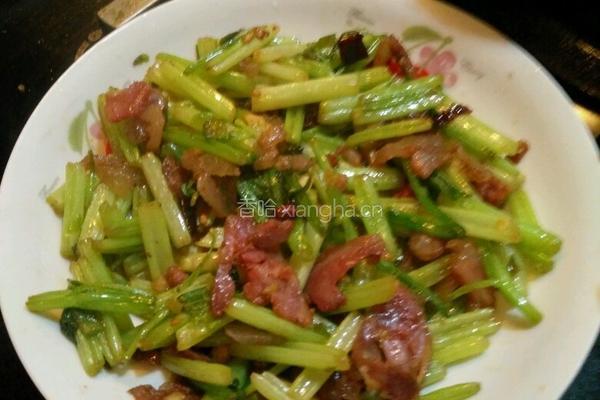 香芹炒香肠的做法图解4