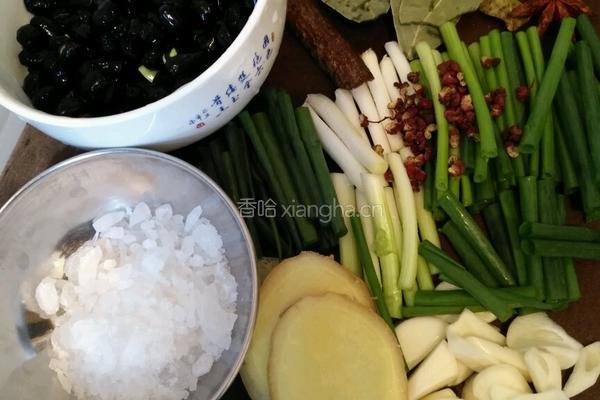 秘制猪爪的做法图解2