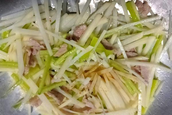 土豆尖椒炒肉的做法图解6