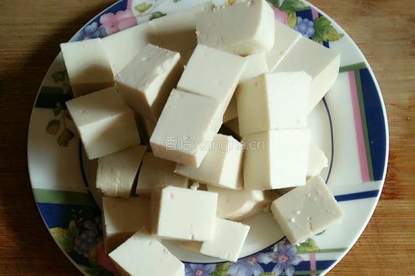 红烧鲫鱼豆腐的做法图解3