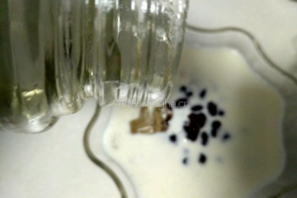 蜜豆牛奶西米露的做法图解4