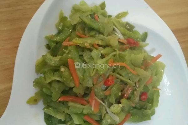 苦瓜炒辣椒的做法图解5