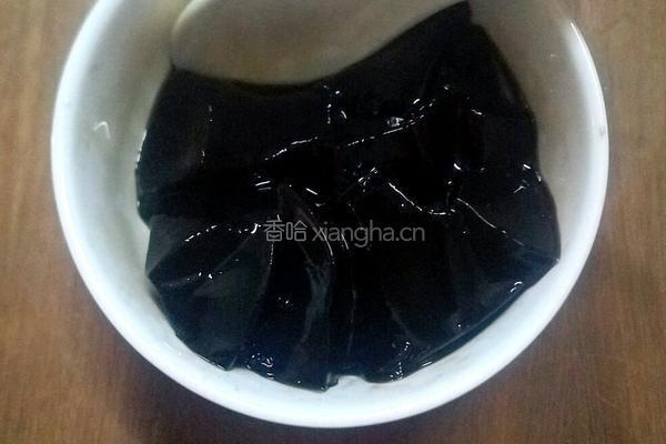 牛奶龟苓膏的做法图解3