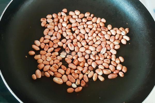 花生碎的做法图解3