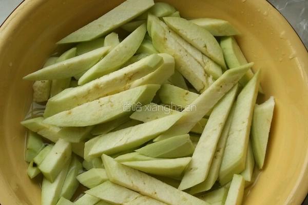 肉丝烧茄子的做法图解1