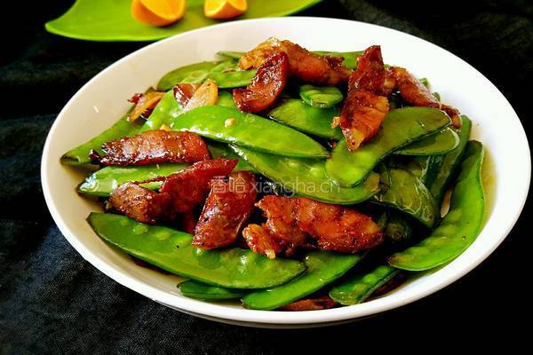 腊肠炒荷兰豆的做法图解7