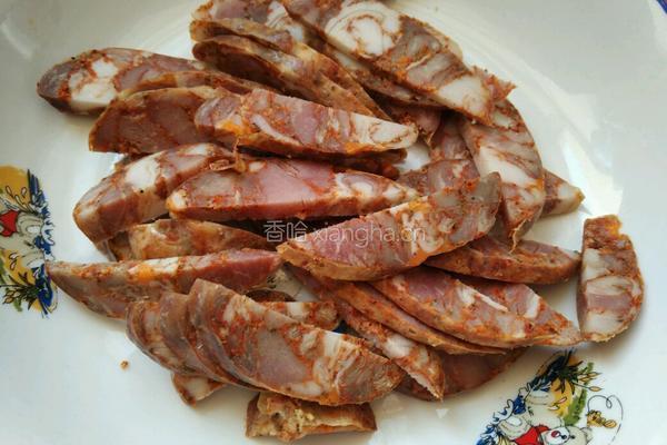腊肠炒荷兰豆的做法图解1