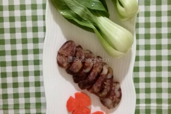 腊肠煲仔饭的做法图解1