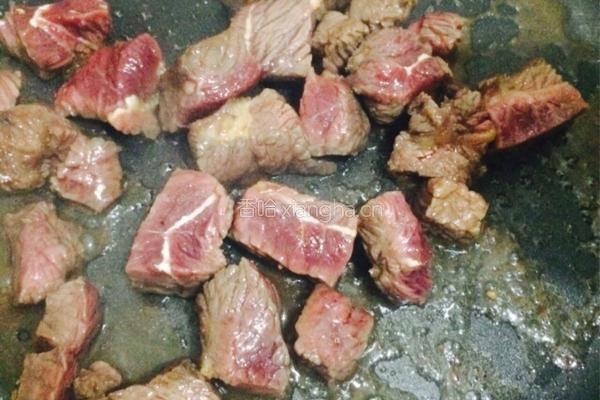 牛肉炒饭的做法图解1