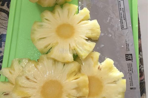 蜜烤菠萝的做法图解2