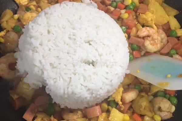 菠萝炒饭的做法图解7