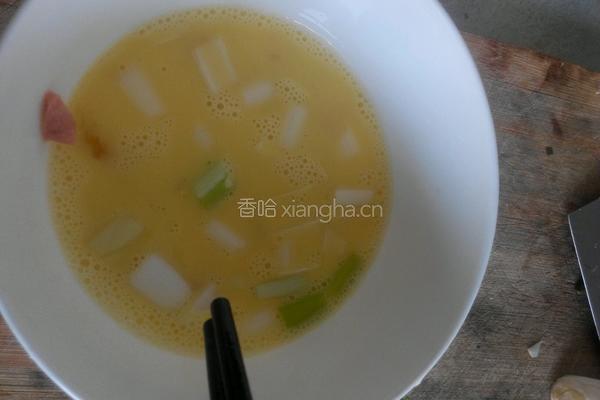 火腿肠鸡蛋饼的做法图解3