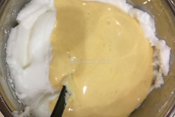 戚风蛋糕(烤箱)的做法图解8