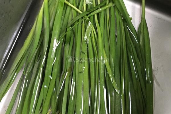 韭菜蚬肉烧肉鸭肾炒翘头的做法图解3