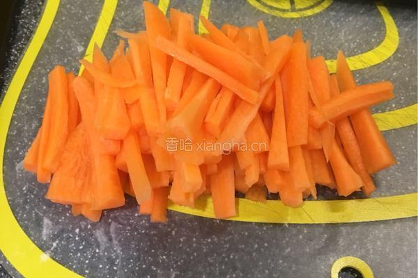 土豆炒胡萝卜的做法图解4