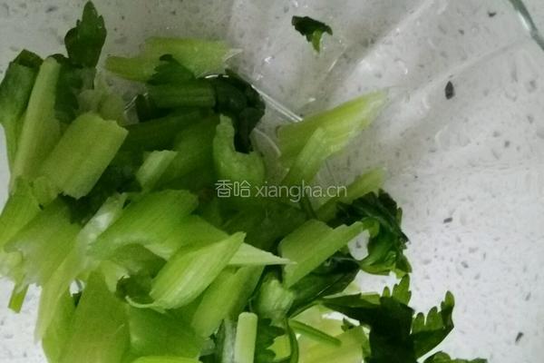 腐竹拌芹菜的做法图解3