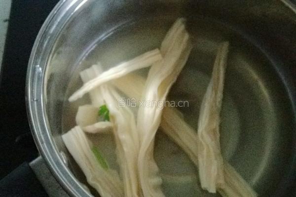 腐竹拌芹菜的做法图解4