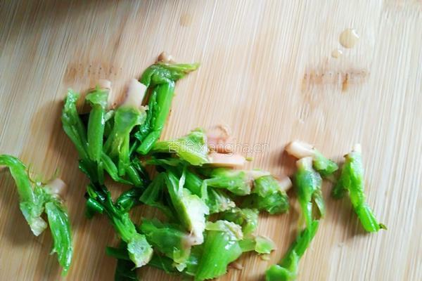 蚝油菠菜凉拌的做法图解5