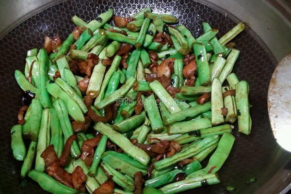 豆角粘卷子一锅出的做法图解4
