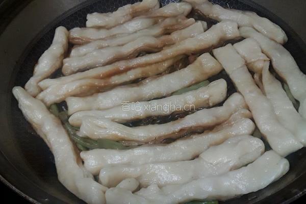 豆角粘卷子一锅出的做法图解9