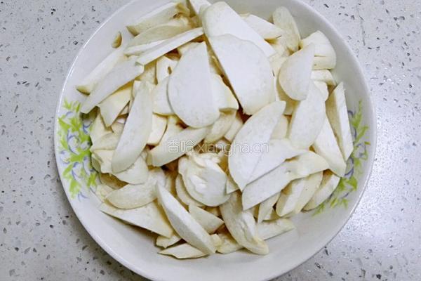 鸡腿菇炒肉丝的做法图解1
