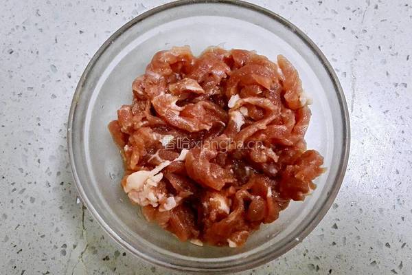 鸡腿菇炒肉丝的做法图解3