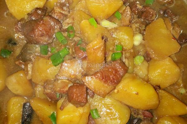 红烧肉炖土豆