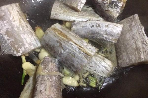 带鱼白萝卜的做法图解5