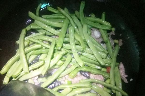 四季豆伴肉的做法图解4