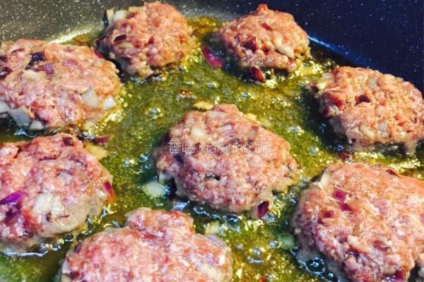 红烩汁配煎牛肉饼的做法图解10