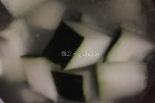 冬瓜薏米龙骨汤的做法图解5