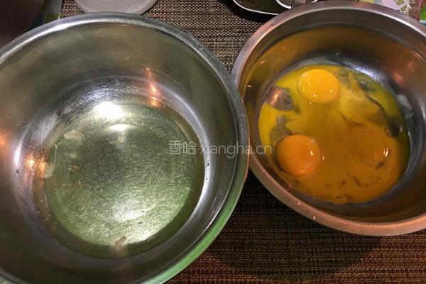 草莓蛋糕卷（电饭锅版）的做法图解2