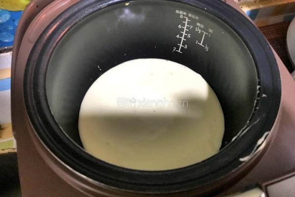 草莓蛋糕卷（电饭锅版）的做法图解6