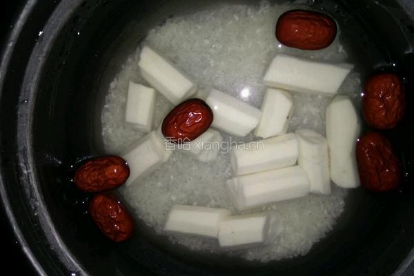 红枣山药粥的做法图解3