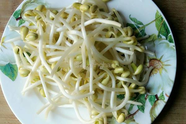 韭菜炒黄豆芽的做法图解2