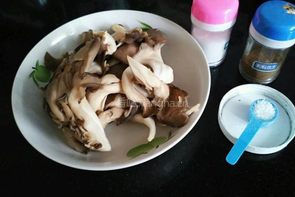 蘑菇鱼的做法图解1